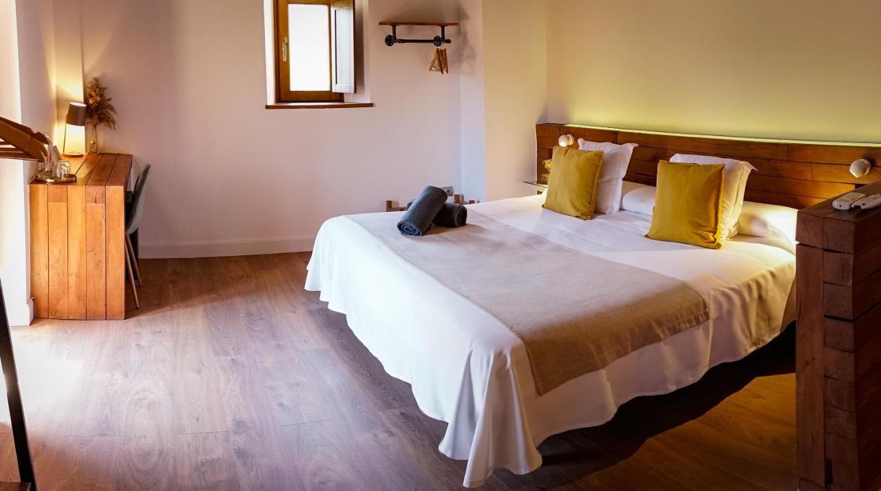 Hotel Mas Mariassa Pratdip Buitenkant foto